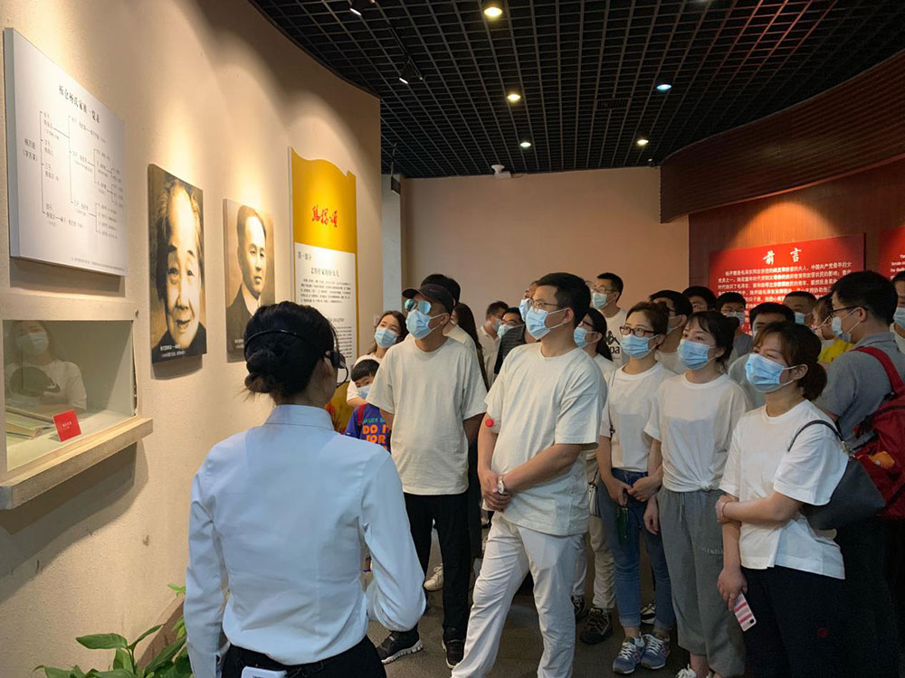 8-华中区域组织整个员工赴长沙开慧镇发展党史进建教育。.jpg